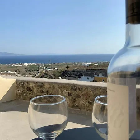 Ambelia Traditional Oia (Santorini)