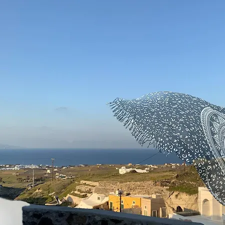 Ambelia Traditional 3* Oia (Santorini)