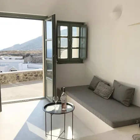 Ambelia Traditional Oia (Santorini)