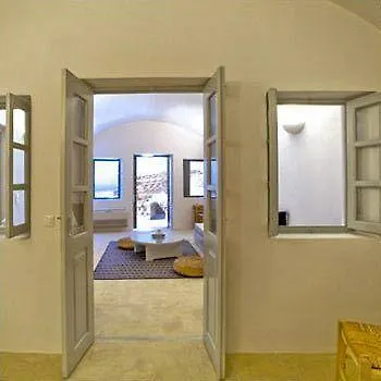 Neema Maison Finikia Santorini Apartahotel 4*
