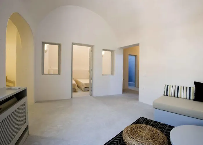 Neema Maison Finikia Santorini Aparthotel Oia