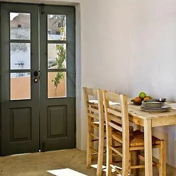 Neema Maison Finikia Santorini Oia